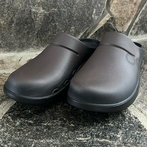 Oofos Clog Shoes - Lightweight and Waterproof